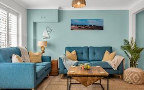 Pass The Keys Stunning 2 Bed House By The Sea